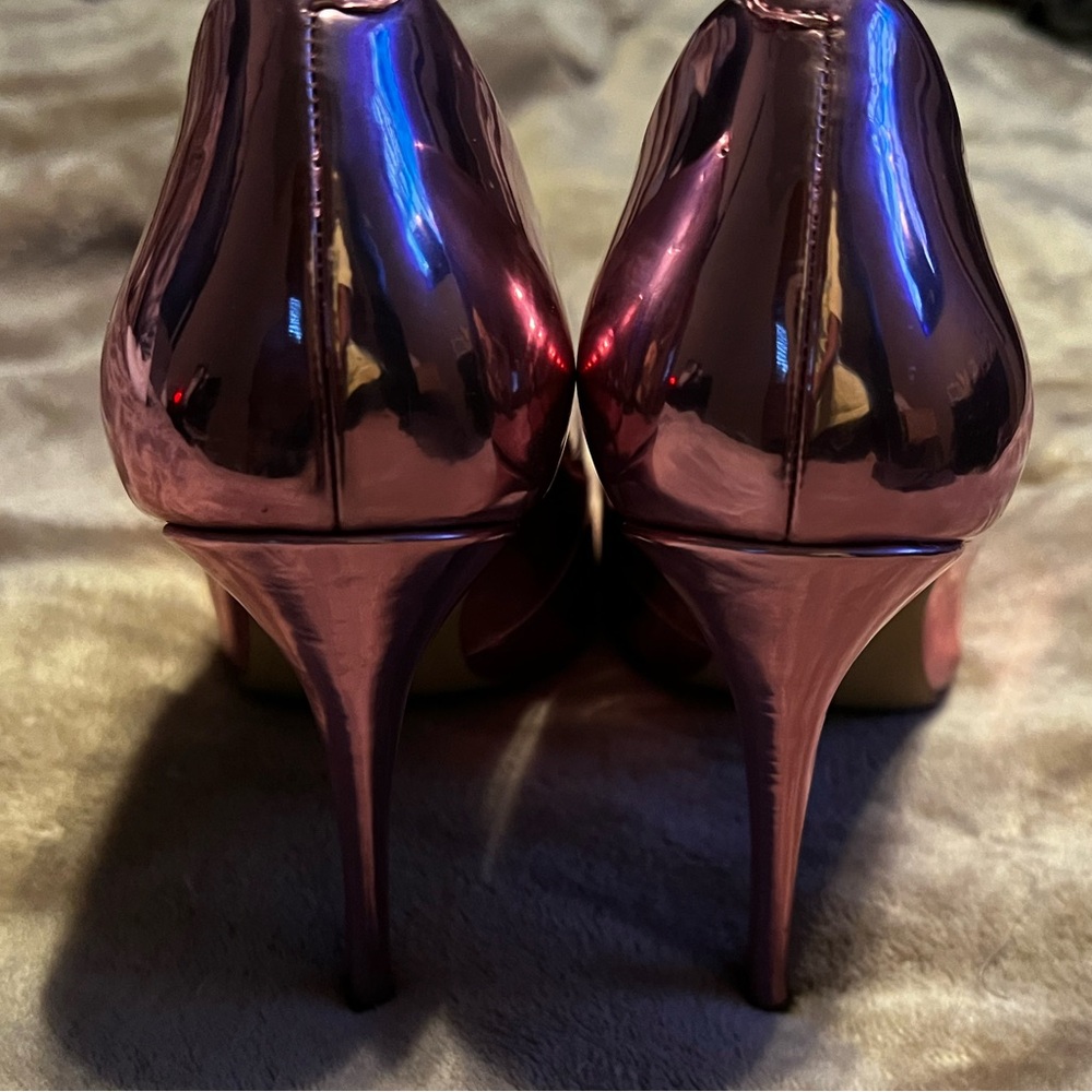 Aldo Pink Metallic Heels with Sleek Design - Picture 3 of 6